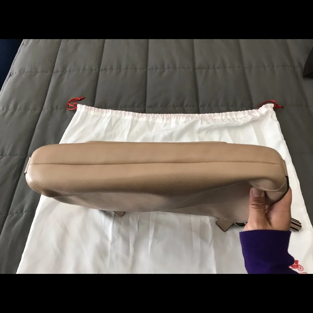 Coach Courtenay Leather Hobo – EUC - Picture 8 of 8